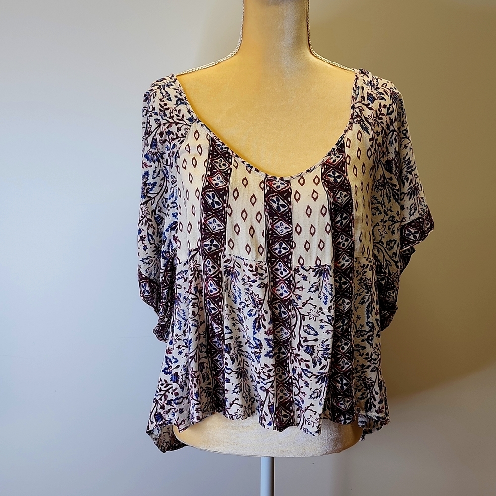 Free people sz S  Print short sleeve top E33
